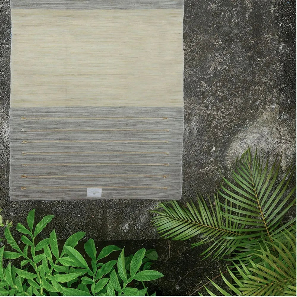 Nachhaltige Ayur Vastra Yogamatte – traditionelle ayurvedische Färbung mit Badi Haridra und Badri, unterstützt Balance, innere Stärke und Energiefluss