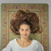 Shavasana auf natürlicher Yogamatte Entspannung