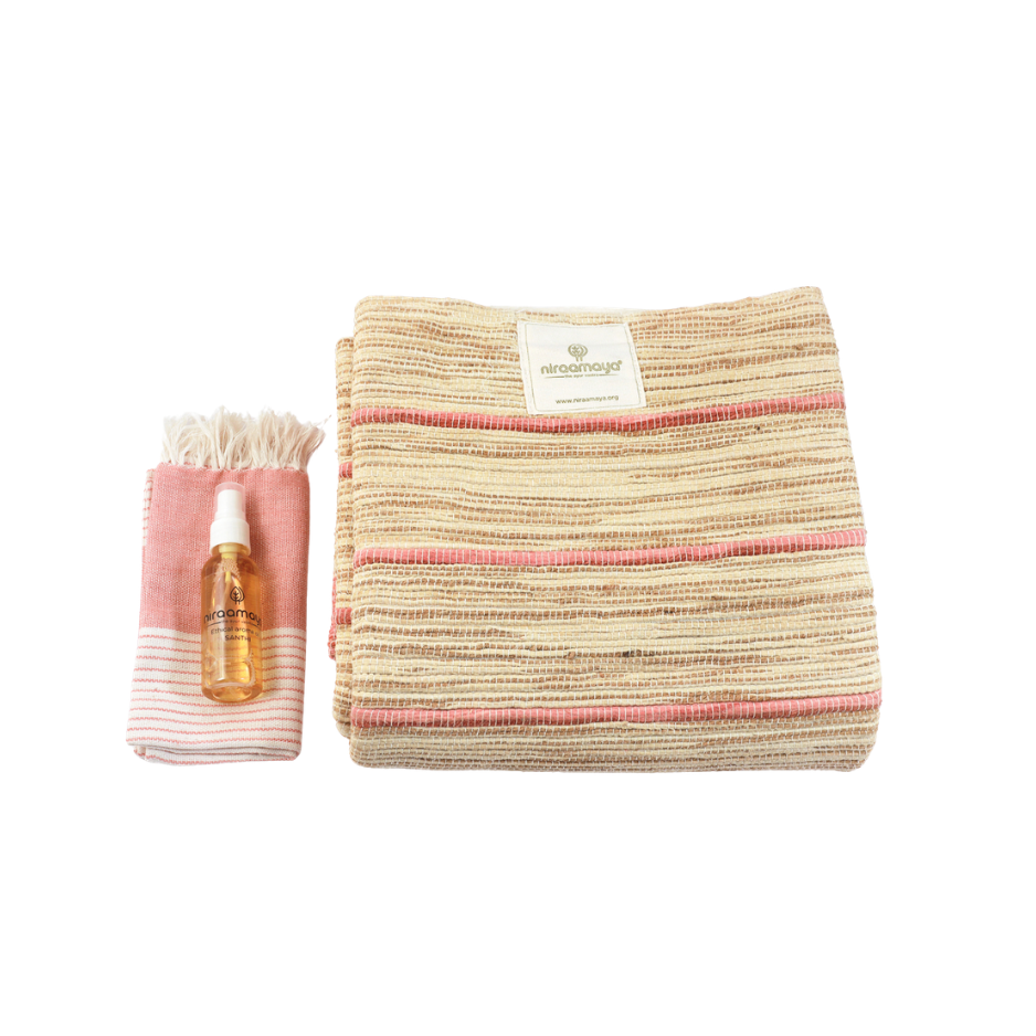 Surya Rose Yogamatten Set mit Handtuch, Aromaöl und Tragegurt